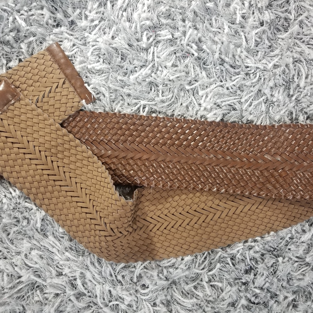Like new brown belt WomenπββοΈ......π€©ππ - Picture 3 of 7